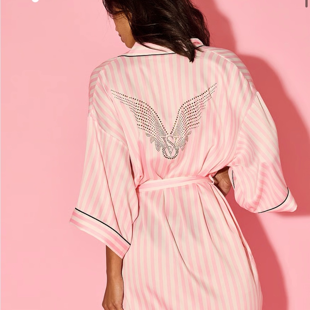 Victoria's Secret Pink and White Striped Robe Fashion Show 2025